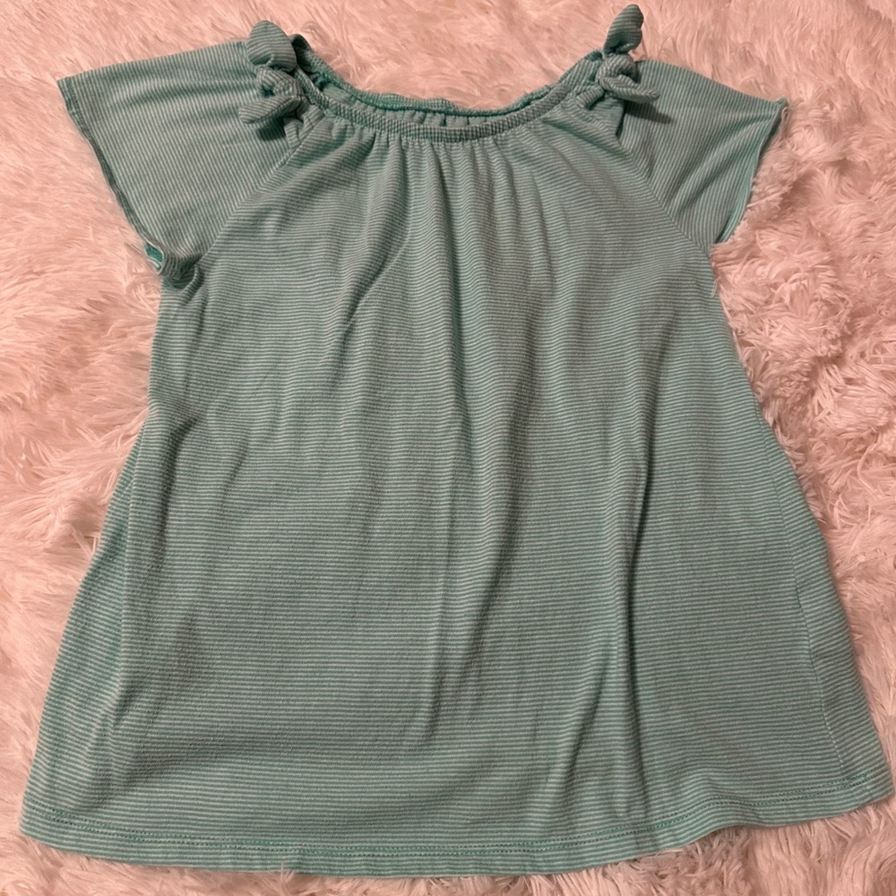 Girls striped tshirt with bow accents